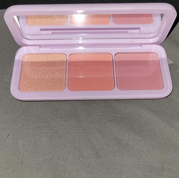 Blush and highlight palettes *BOTH* - Picture 2 of 2